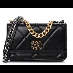 ‼️SOLD‼️Chanel Goatskin Quilted 19 Wallet On Chain